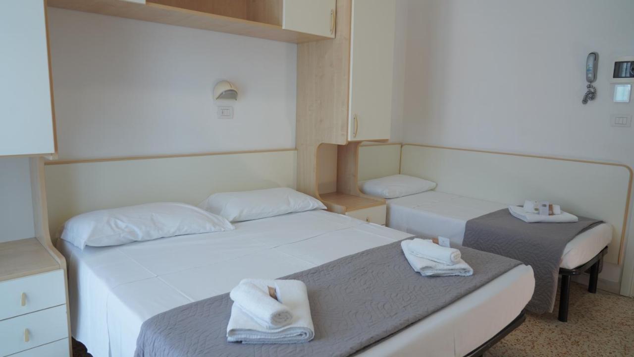 ไลฟลี โฮเทล Hotel เบลลาเรีย-อีเจอา มารีนา ภายนอก รูปภาพ